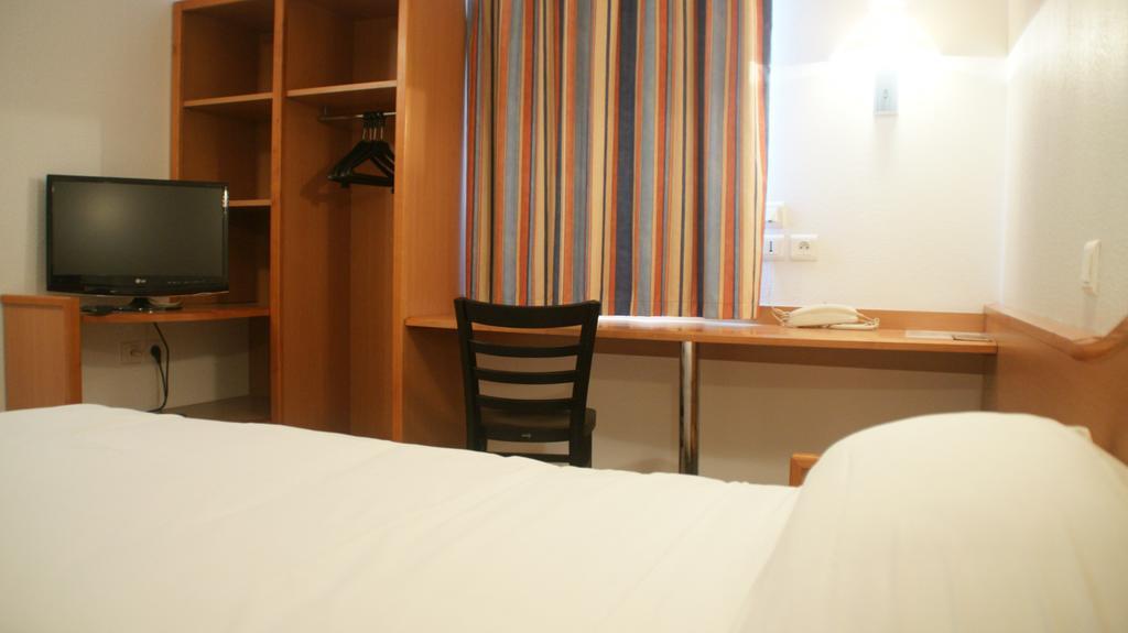 Brit Hotel Essentiel Cahors Nord Buitenkant foto